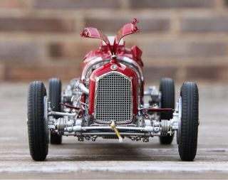 Alfa Romeo P3 CMC con caja, maqueta 1/18