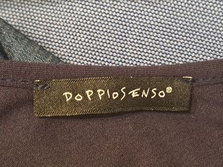 Vestido azul marino con detalles fucsia