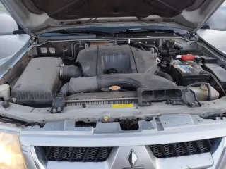 Mitsubishi Montero 2005