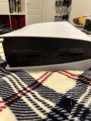 Consola PS5 + Mando + FIFA + 2K25