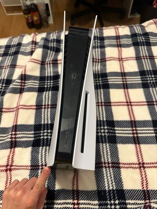 Consola PS5 + Mando + FIFA + 2K25