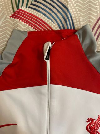 Sudadera Liverpool Nike Blanca y Roja