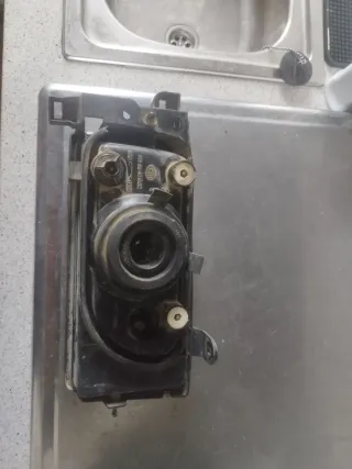 Faro Dcho Nissan Terrano 2 Fase 1 y despiece