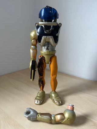 2 Figuras Action Man Rotas