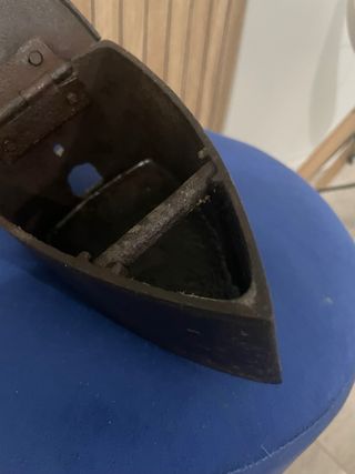 Plancha antigua de hierro fundido