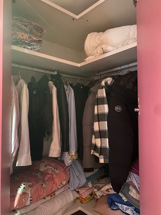 Mueble de habitación rosa