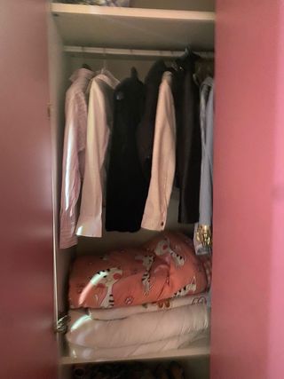 Mueble de habitación rosa