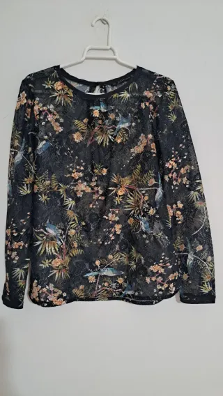 Blusa de manga larga con estampado floral y aves