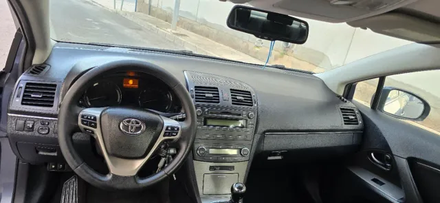 Toyota Avensis 2010