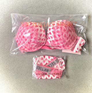 Conjunto Victoria's Secret rosa corazones
