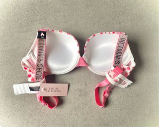 Conjunto Victoria's Secret rosa corazones