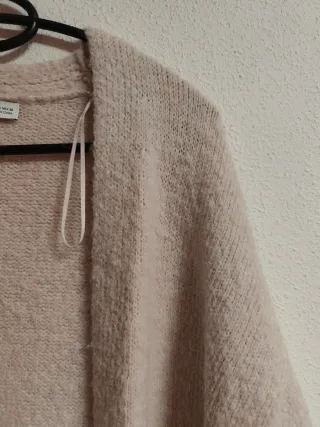 Chaqueta larga de chica talla M de Zara.