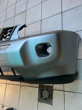 Parachoques y parrilla nissan x-trail T31