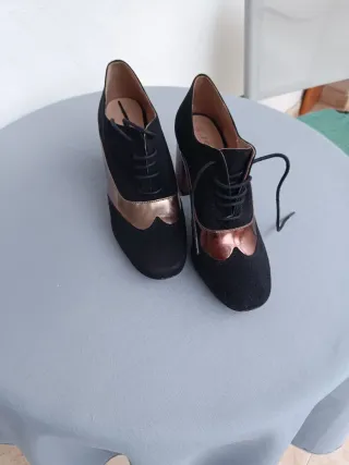 Zapatos elegantes tacón cordones