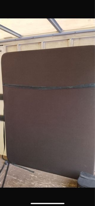Base tapizada 1,50x1,90 con patas