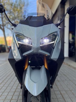 Yamaha TMAX Tech MAX Maxi-Scooter