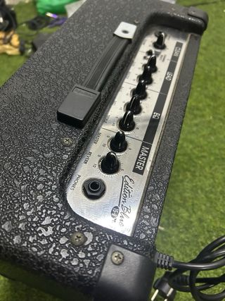 Amplficador Hughes & Kettner Edition Blue 15R