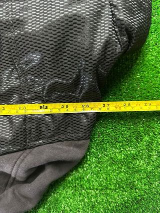 Giacca nera con cappuccio