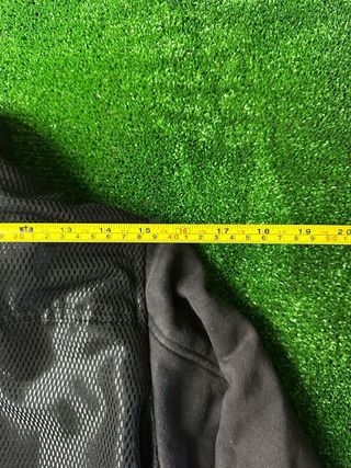 Giacca nera con cappuccio