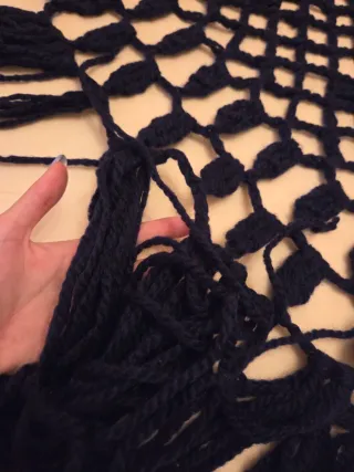 Chal de lana azul con flecos