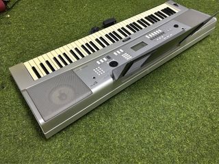 Yamaha DGX-220 Teclado Digital