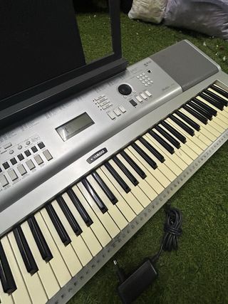 Yamaha DGX-220 Teclado Digital