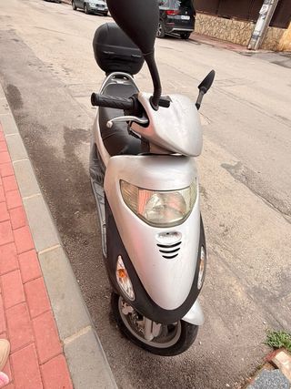 Kymco Movie 125cc Scooter Automática