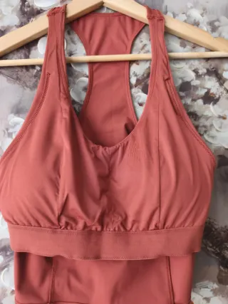 Top deportivo Etam color teja talla L