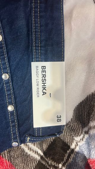 Conjunto Bershka: Pantalón y Suéter