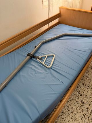 Cama articulada madera.