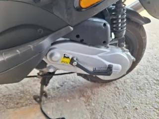 Piaggio Zip 2T Scooter Negro