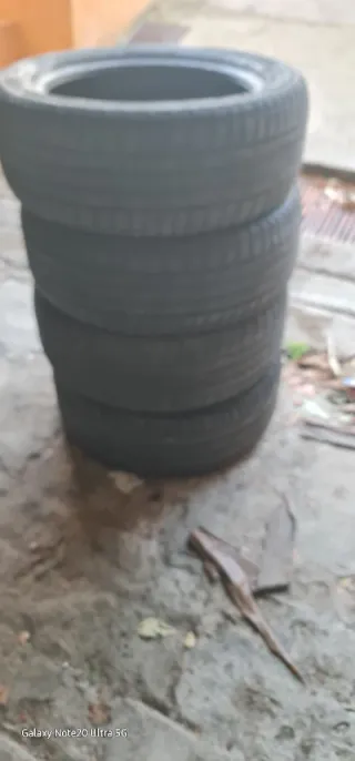 Neumáticos 215/55 R17