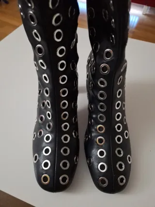 Botín Zara Tachuelas Talla 38