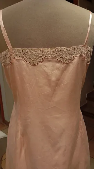 Vestido antiguo de seda.