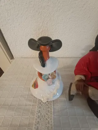 2 Figuras muñecas de cerámica