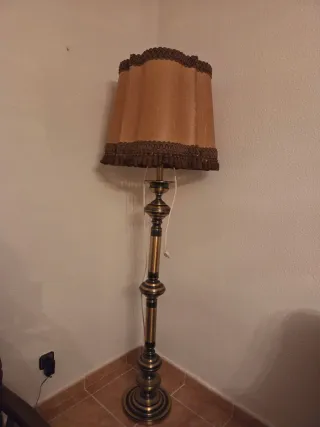 Lampada da terra vintage in metallo e tessuto