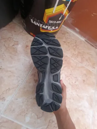 Zapatillas ASICS Negras y Grises