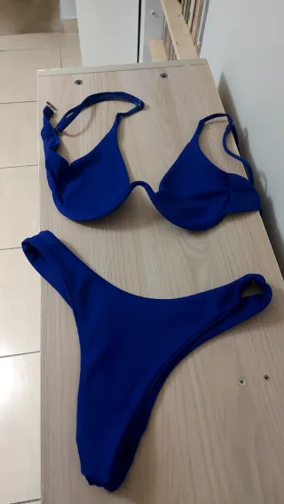 Bikini blu