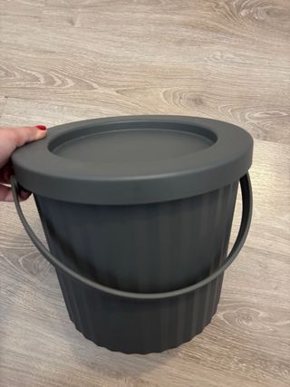 Cubo basura tapa gris oscuro 8L