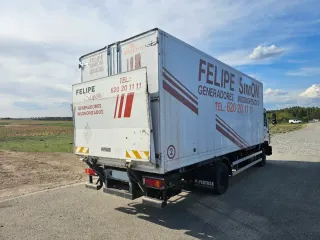 Man 12.192  Portacajas 20 de pies.Caja incluida