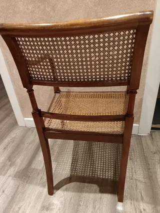 Silla vintage de madera y ratán