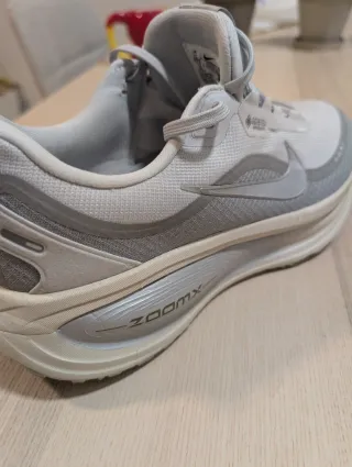 Nike Vomero 18 GTX (Gore Tex) Gris