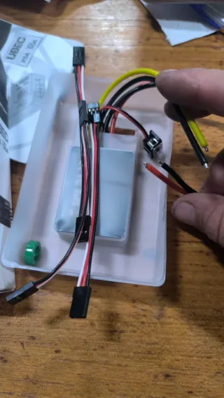 Hobbywing UBEC 25A/50A Max. 3-18S Lipo