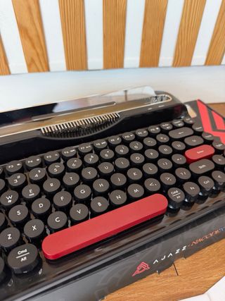 Teclado Retro Mecánico Negro y Rojo