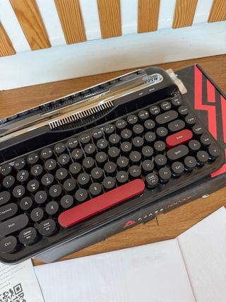 Teclado Retro Mecánico Negro y Rojo