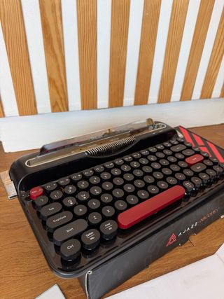 Teclado Retro Mecánico Negro y Rojo