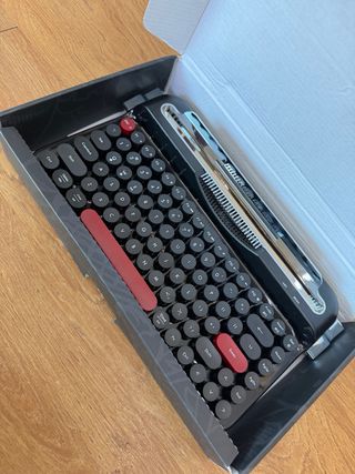 Teclado Retro Mecánico Negro y Rojo