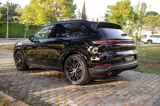 Porsche Cayenne 2024 E-HYBRID
