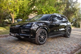 Porsche Cayenne 2024 E-HYBRID