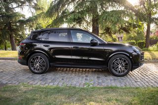 Porsche Cayenne 2024 E-HYBRID